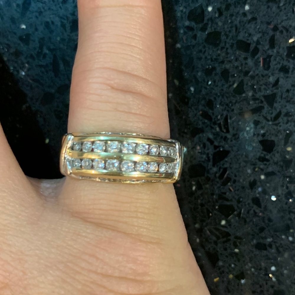 ✨14k Gold/Diamond Band Ring✨